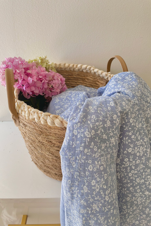 3u1 muslin prekrivač za krevetić s uzorkom cvjetova plavi
